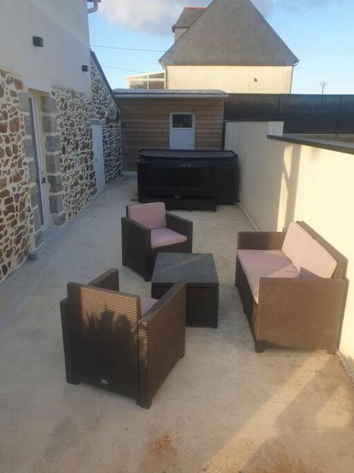 Gite Atypique Avec Jacuzzi Hillion المظهر الخارجي الصورة
