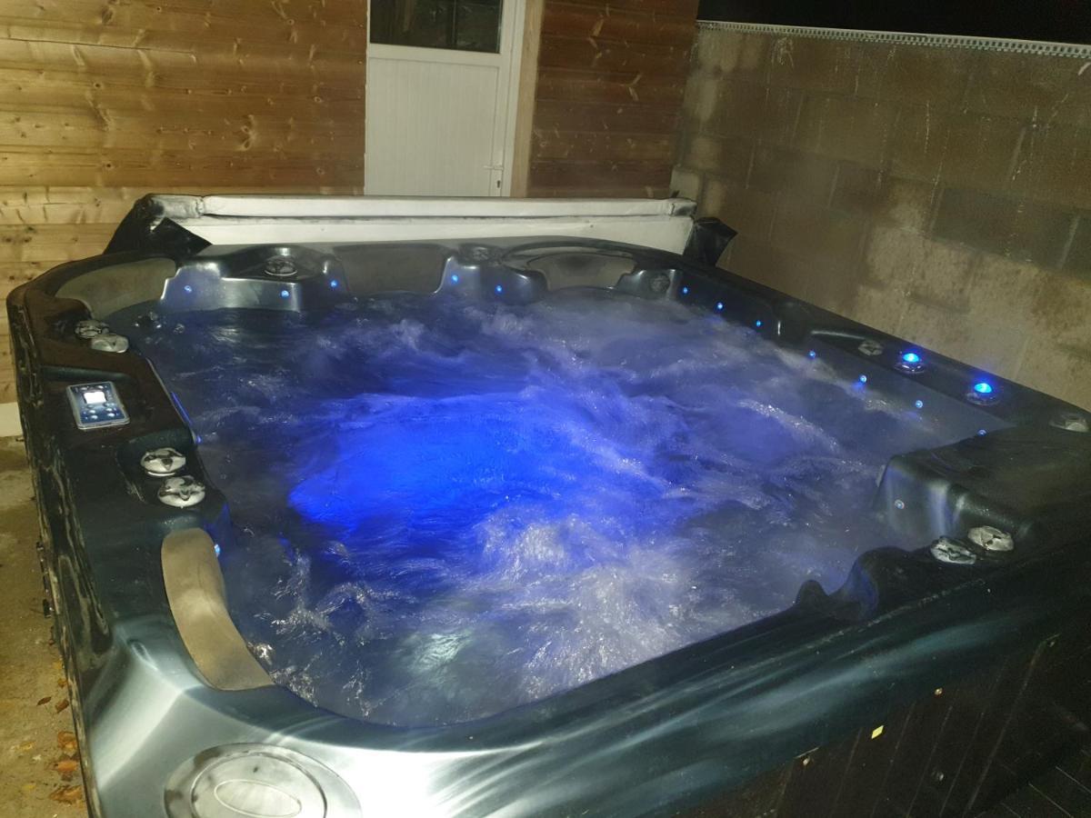 Gite Atypique Avec Jacuzzi Hillion المظهر الخارجي الصورة