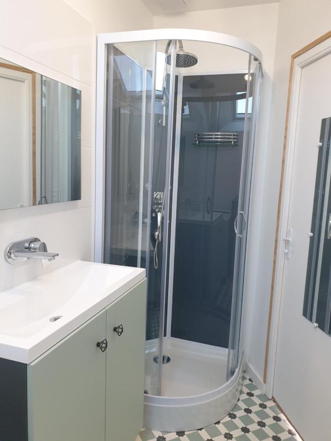 Gite Atypique Avec Jacuzzi Hillion المظهر الخارجي الصورة